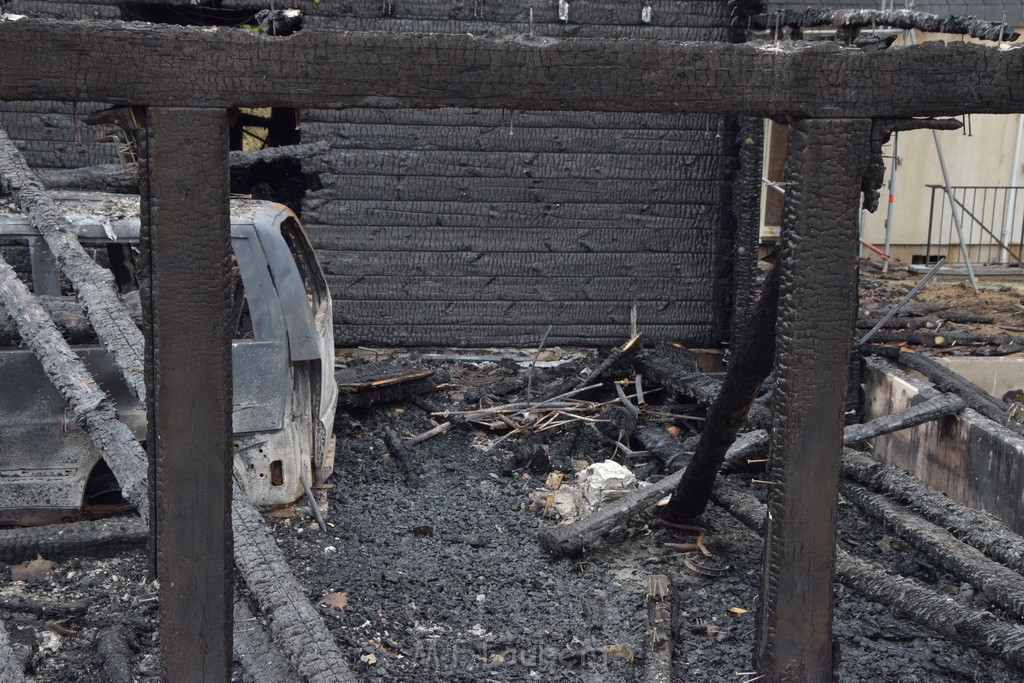 Schwerer Brand in Einfamilien Haus Roesrath Rambruecken P057.JPG - Miklos Laubert